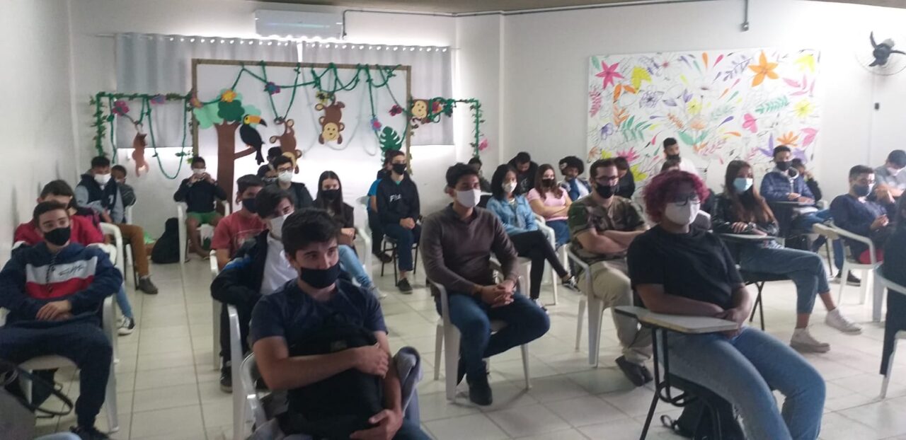 Programa Jovem Aprendiz amplia oportunidades para jovens e adolescentes ingressarem mais preparados no mercado de trabalho